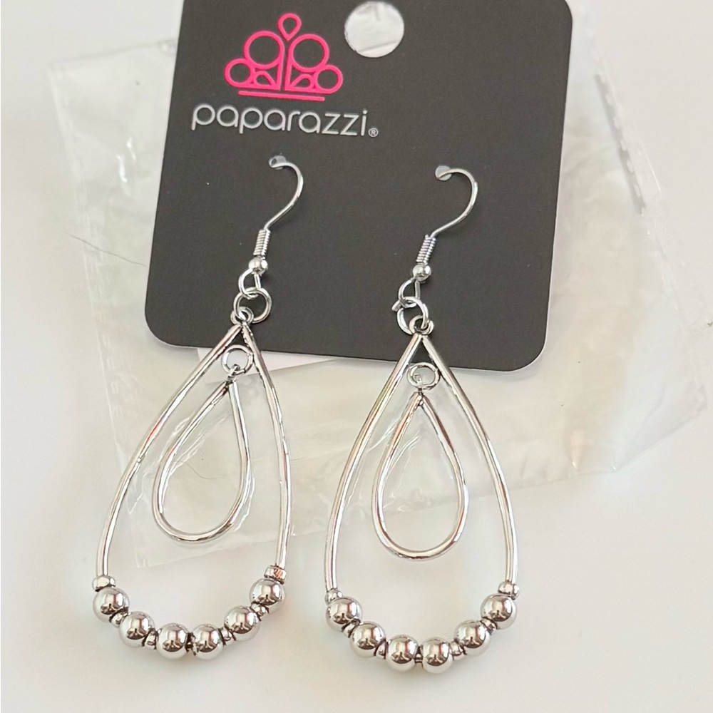 Paparazzi Silver Teardrop Earrings